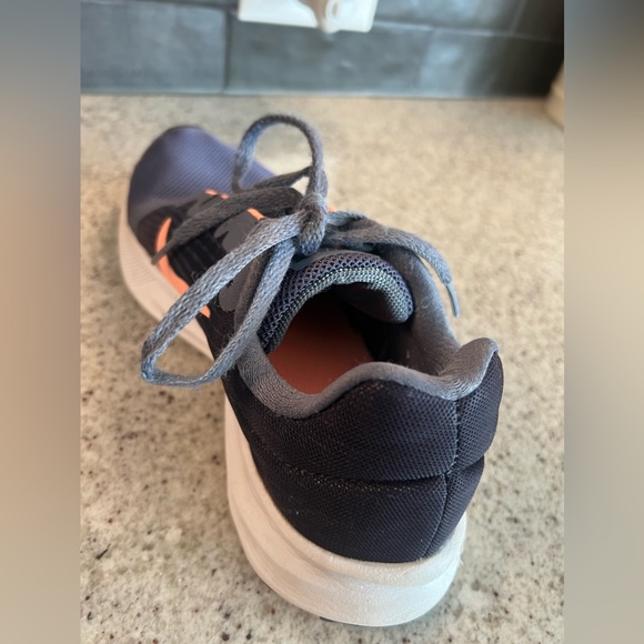 Nike Shoes Ladies Size 7 - Picture 8 of 10